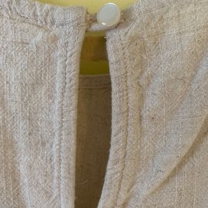 Linen top by Montess